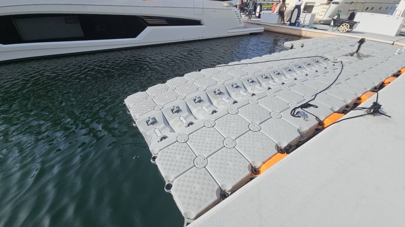 boat dock with rollers for commercial marine access in Dubai