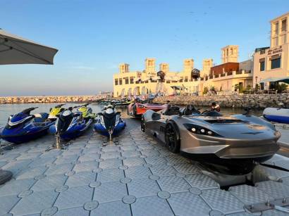 Jet car and jet ski floating dock for commercial marine access in Dubai